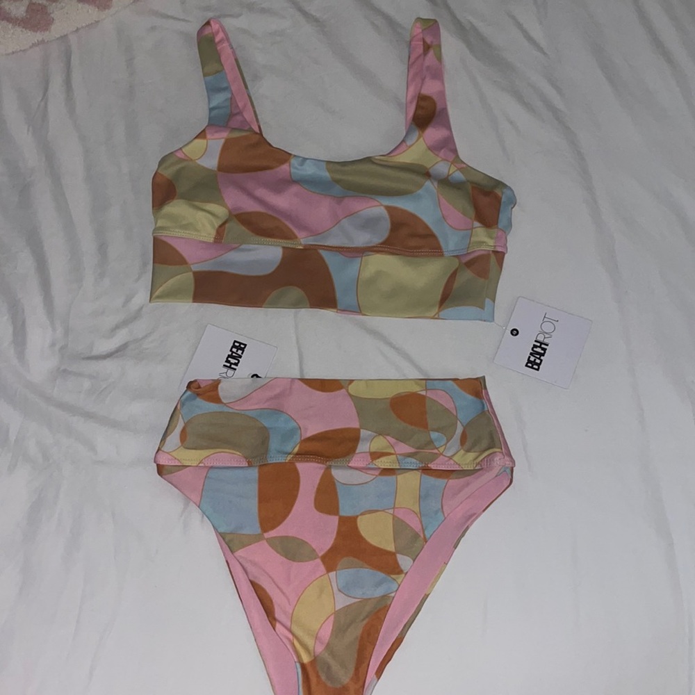 Beach riot swim set